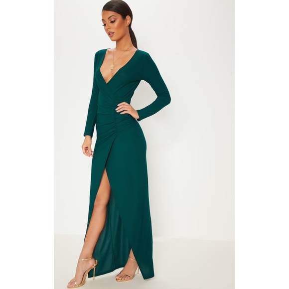 PrettyLittleThing Dresses & Skirts - PrettyLittleThing Emerald Green Plunge Ruched Split Leg Maxi Dress Size US 8